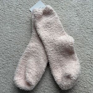 Snugadoo Too Super Soft Fuzzy Cozy Socks Light Pink Beige Women’s One Size NWT